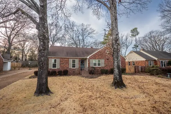 71 N OAK GROVE RD, Memphis, TN 38120