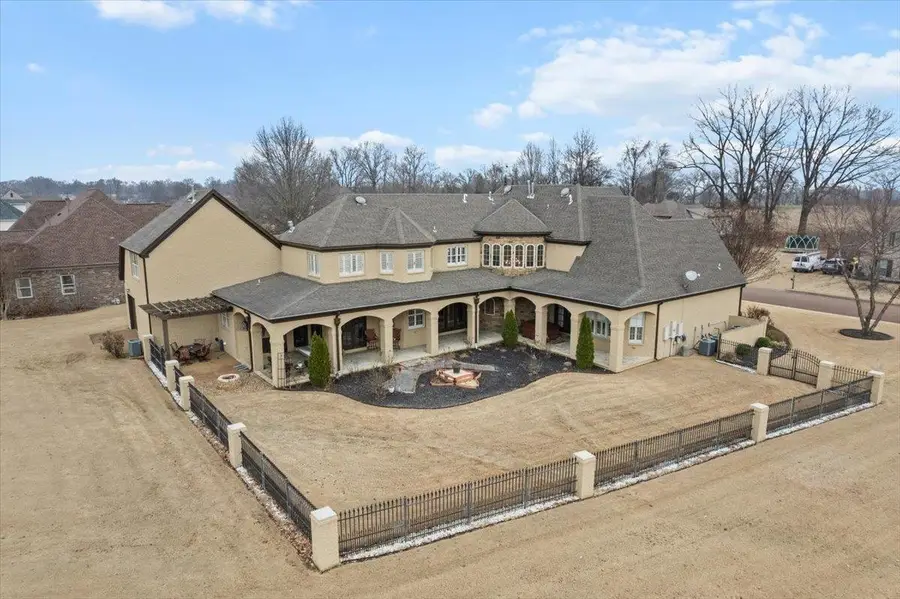 527 FAIRWAY DR, Covington, TN 38019 - Image #2