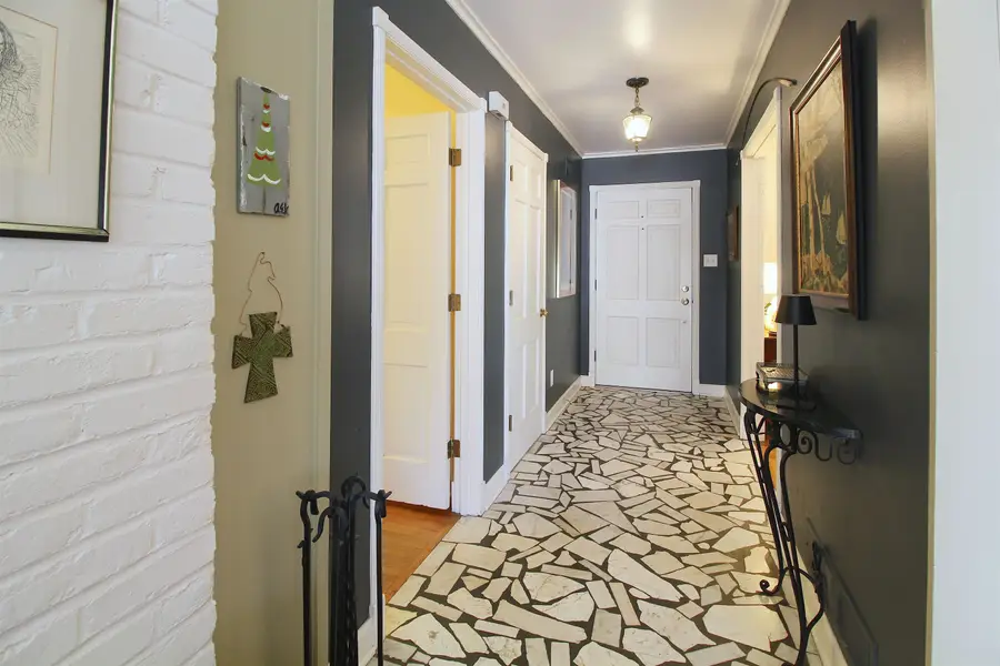 915 PARK VALLEY RD, Memphis, TN 38119 - Image #2