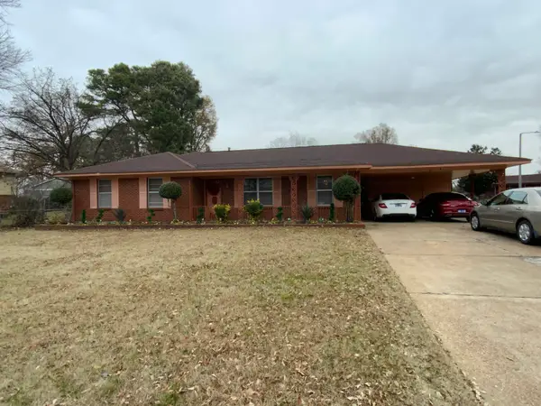 130 E FAIRWAY AVE, Memphis, TN 38109