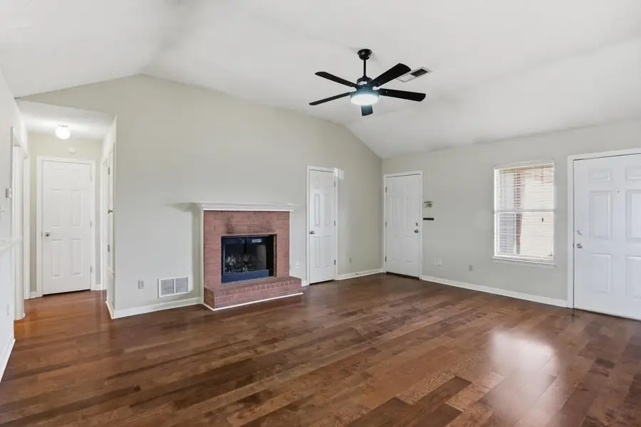 1077 JESSICA LAUREN DR, Cordova, TN 38018 - Image #2