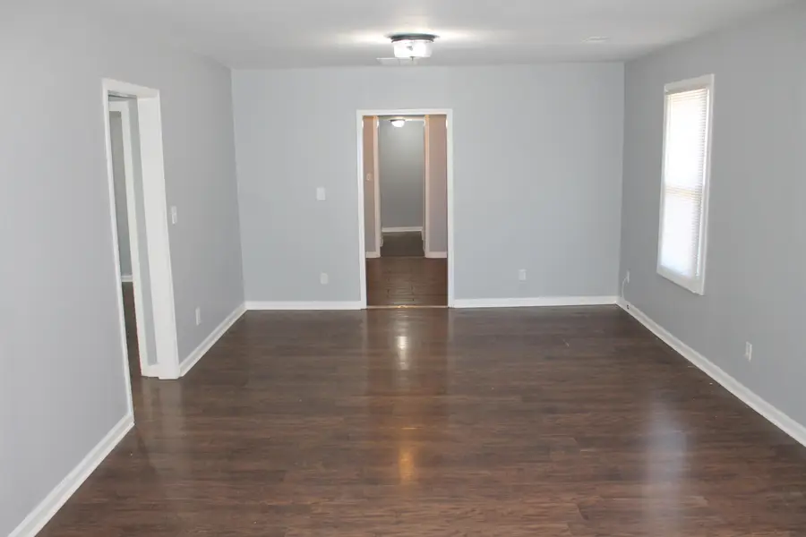 1545 OAKWOOD ST, Memphis, TN 38108 - Image #2