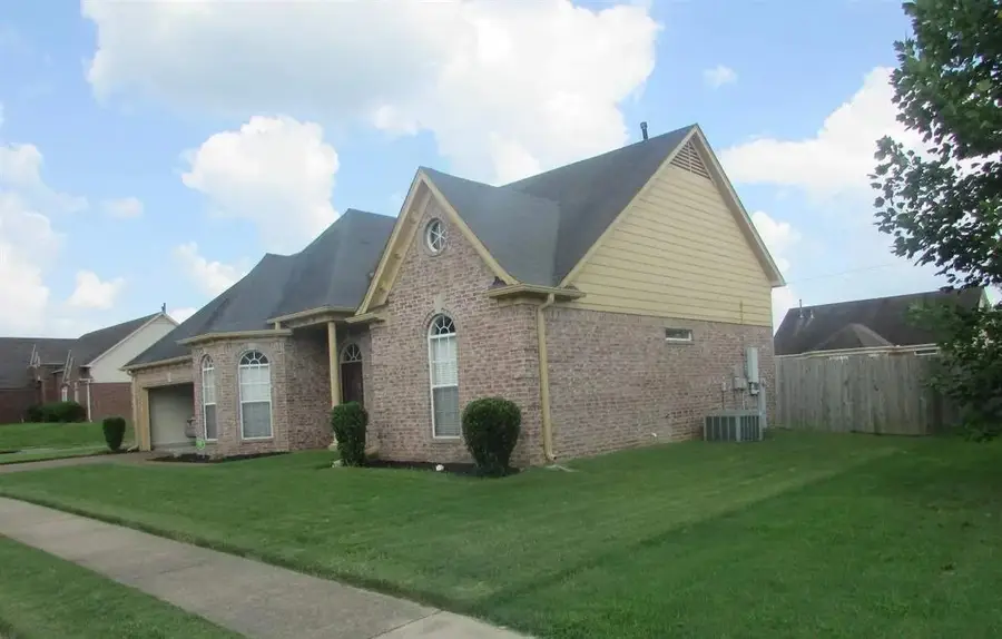 9885 AVERBURY DR, Cordova, TN 38016 - Image #2