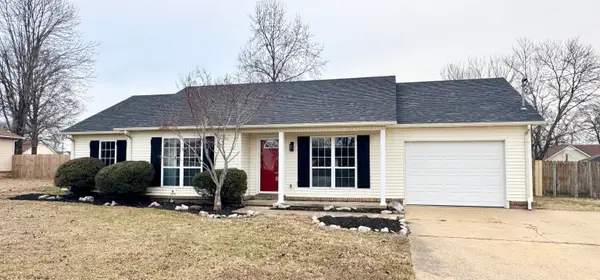 870 SIR LIONEL ST, Dyersburg, TN 38024