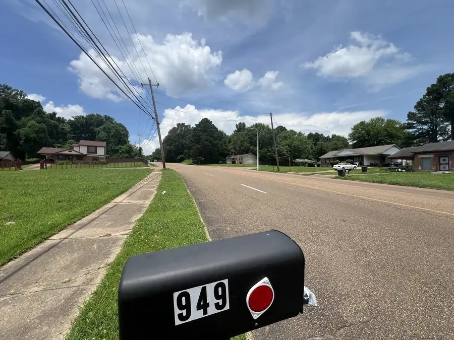 949 W RAINES RD, Memphis, TN 38109 - Image #2