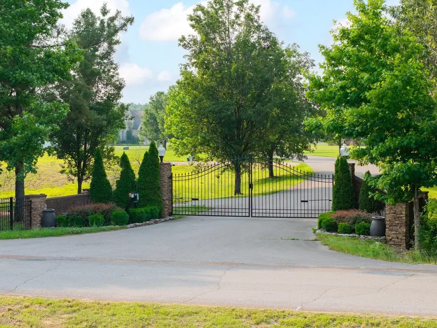 260 LAKE POINTE CV, Rossville, TN 38066 - Image #2