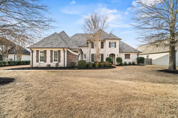 1581 BRACKENSHIRE LN, Collierville, TN 38017