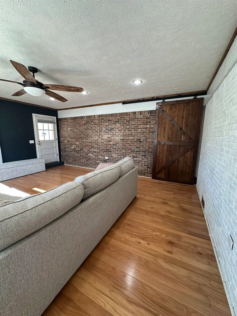 141 PECAN ST, Selmer, TN 38375-1532 - Image #3