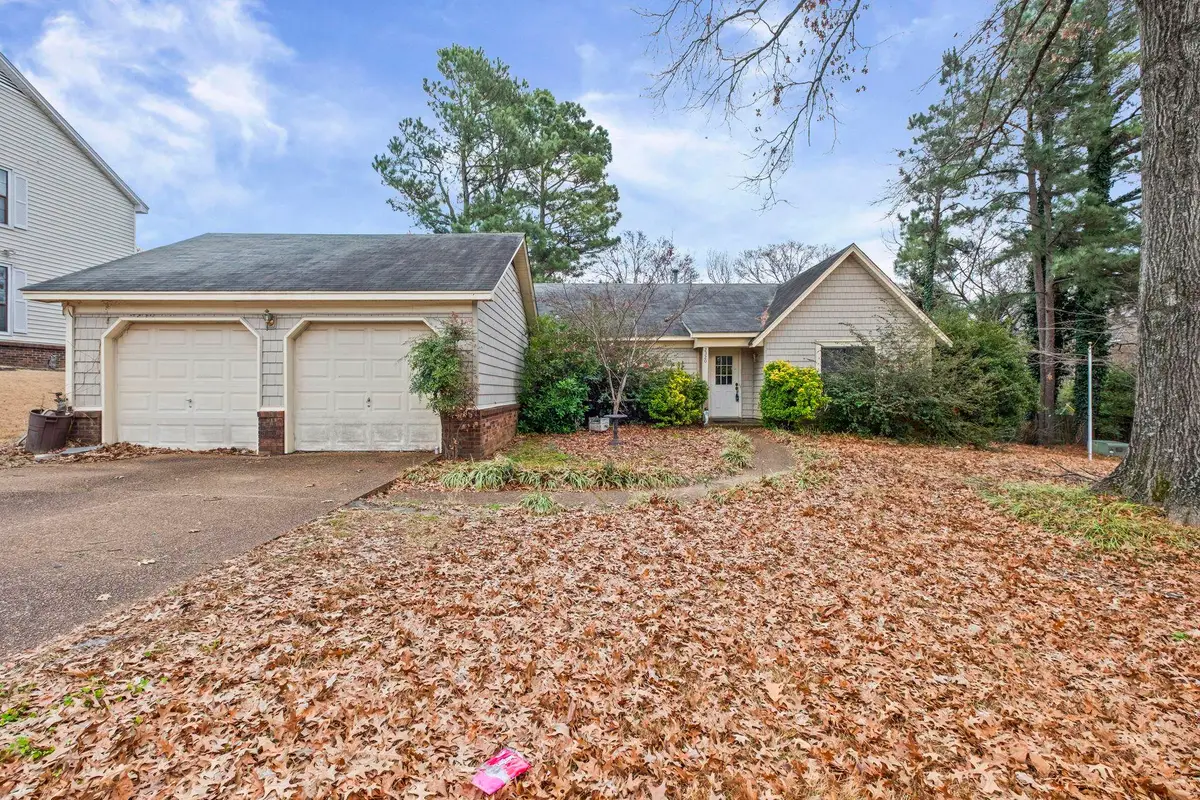 2320 E LAKE OAKS DR, Bartlett, TN 38134 - Image #1