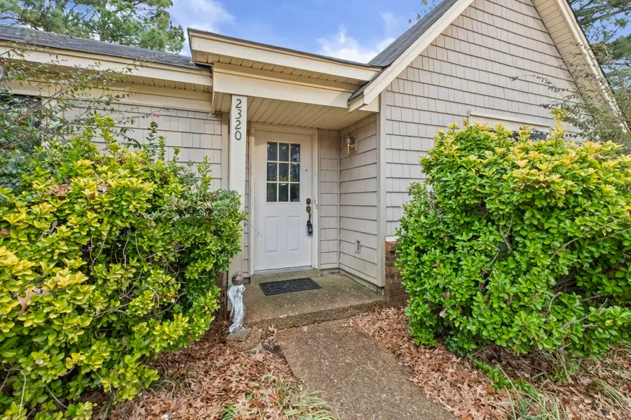 2320 E LAKE OAKS DR, Bartlett, TN 38134 - Image #2