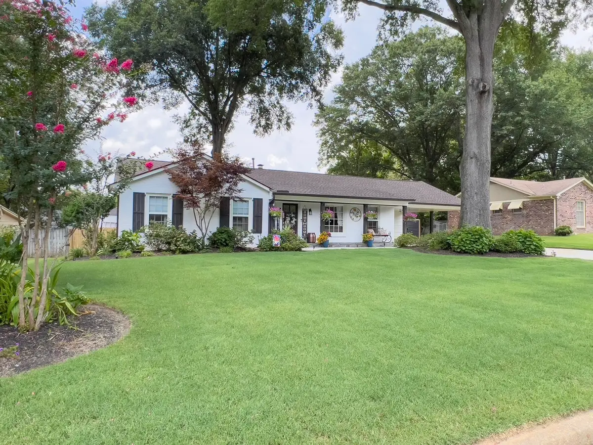 250 W LAWNWOOD DR W, Collierville, TN 38017 - Image #1