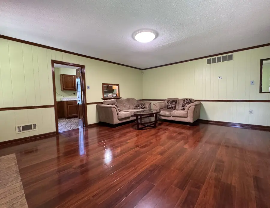 3213 COVINGTON RD, Memphis, TN 38128 - #3