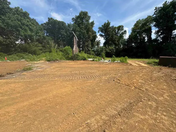 867 E ALCY RD, Memphis, TN 38106