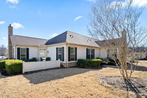 1647 W SOUTHFIELD CIR, Memphis, TN 38016