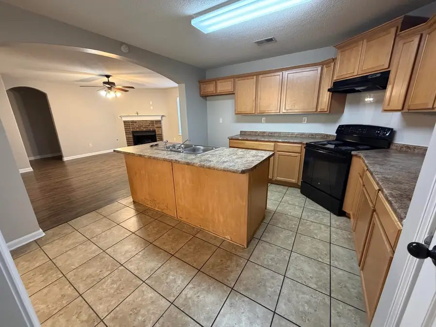 8712 EDNEY RIDGE DR, Cordova, TN 38016 - Image #2