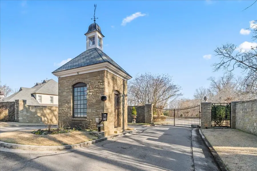 428 GREYWOOD LN, Cordova, TN 38018 - Image #2