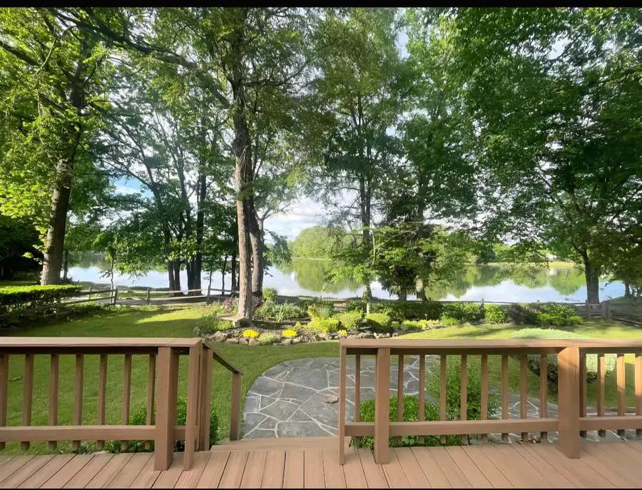 8712 RIVER HOLLOW DR, Cordova, TN 38016 - Image #2