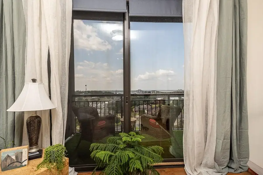 717 RIVERSIDE DR #1102, Memphis, TN 38103 - Image #2