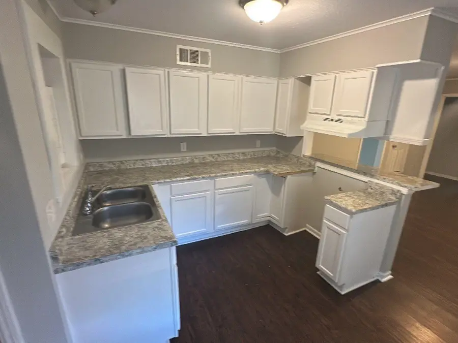 556 MELTON AVE, Memphis, TN 38109 - Image #2