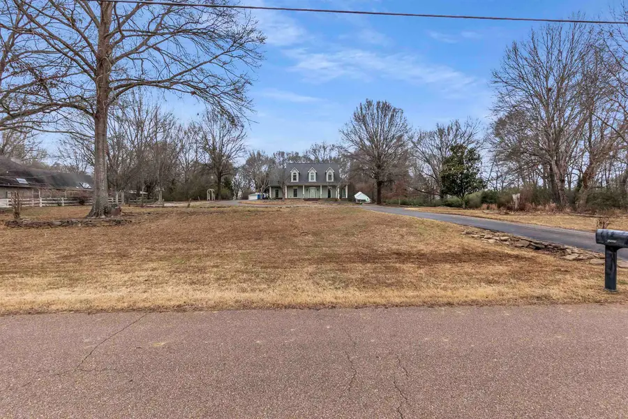 12420 FOX LAIR DR, Collierville, TN 38017 - Image #2