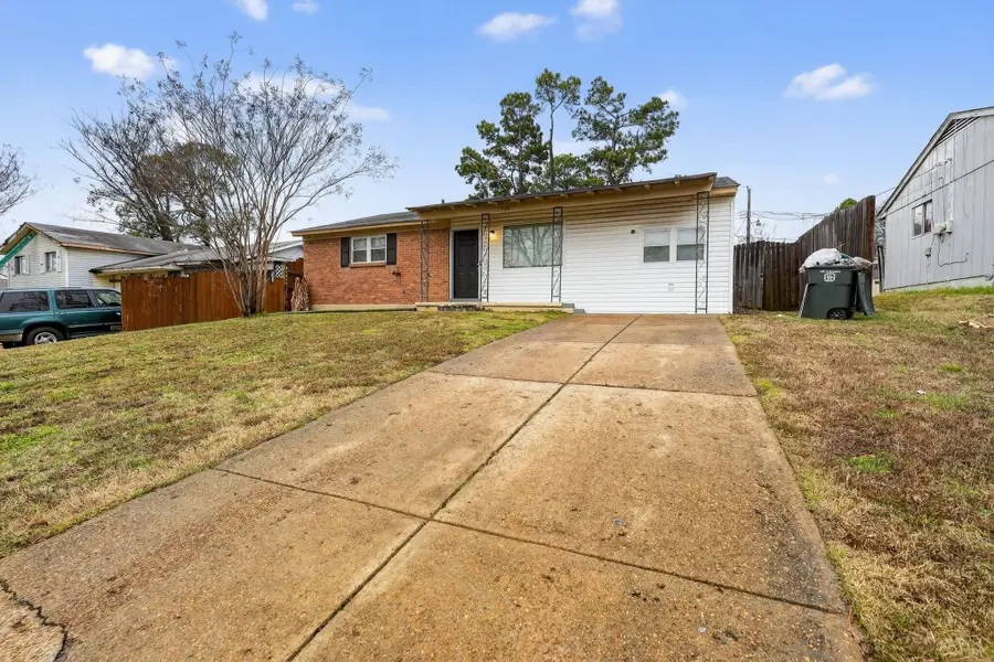 748 WESTERN PARK DR, Memphis, TN 38109 - Image #2