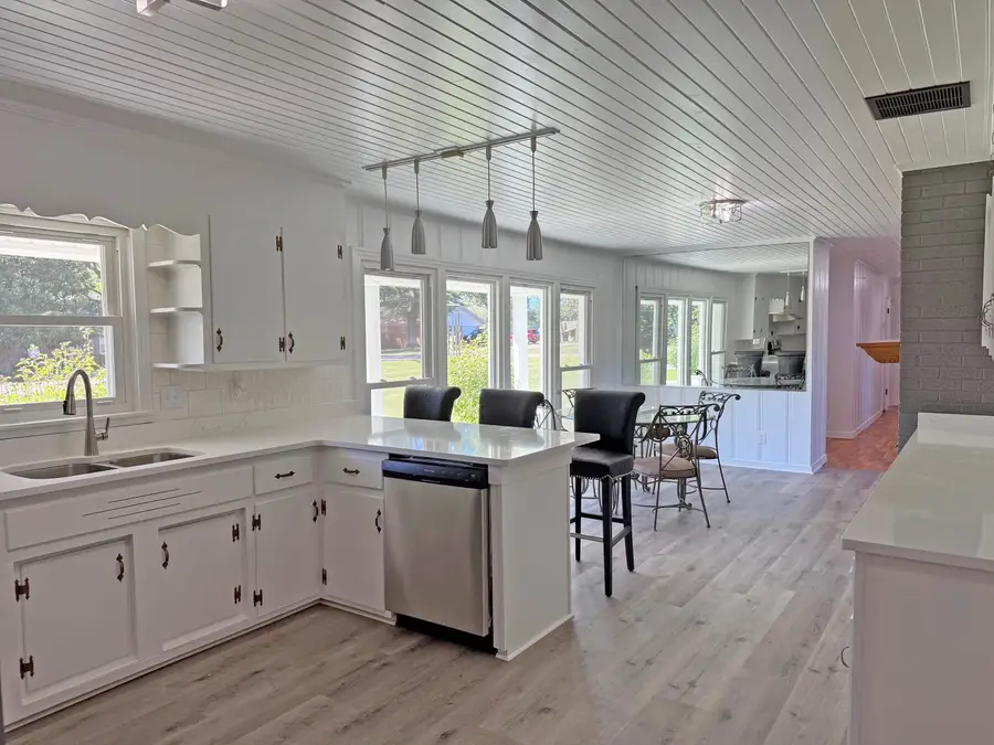 370 BOWEN DR, Savannah, TN 38372 - #3