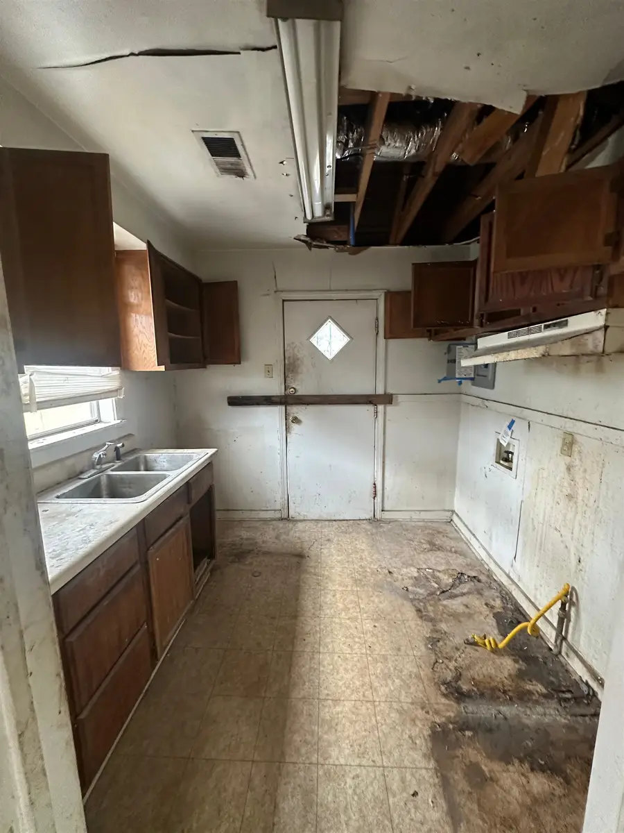 2002 CLOVERDALE DR, Memphis, TN 38114 - Image #3