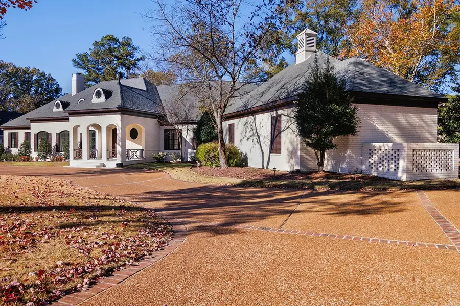 5352 N CLOVER DR, Memphis, TN 38120 - Image #3