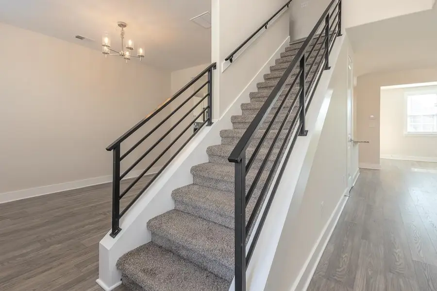 185 HERITAGE LAKE DR, Memphis, TN 38109 - Image #3