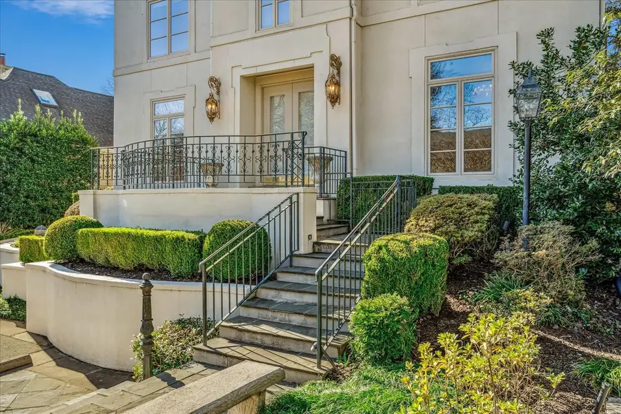 335 N RIVER OAKS DR, Memphis, TN 38120 - #3