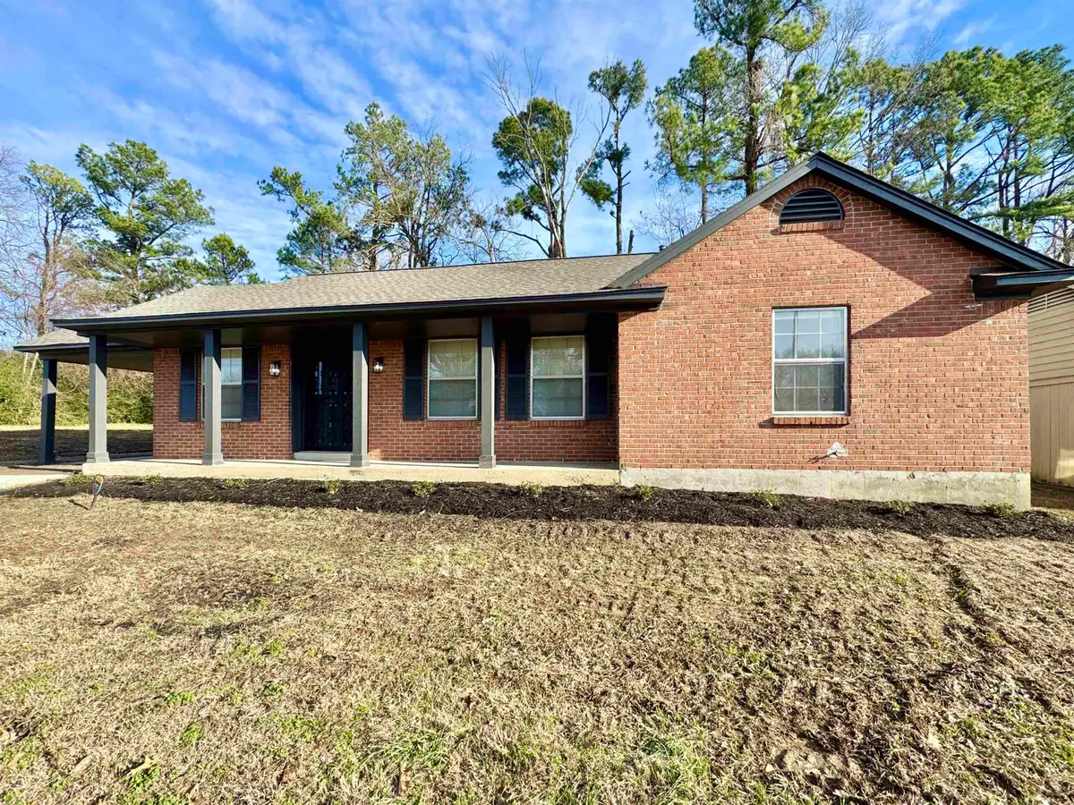 4057 TIMBERWOOD DR, Memphis, TN 38128 - Image #1