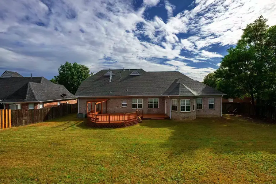 9374 LAUREL HILL DR, Lakeland, TN 38002 - #2