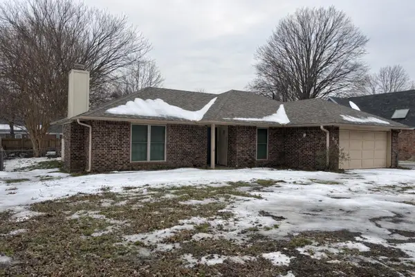 895 AUTUMN WOODS DR E, Southaven, MS 38671