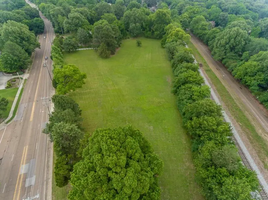 8125 POPLAR PIKE DR, Germantown, TN 38138 - #2