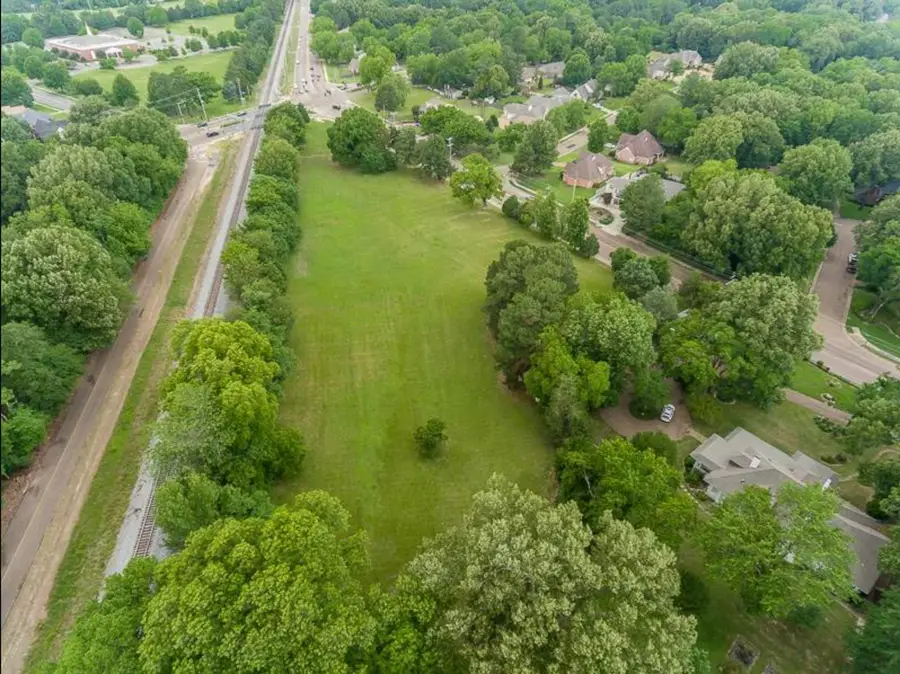 8125 POPLAR PIKE DR, Germantown, TN 38138 - #3