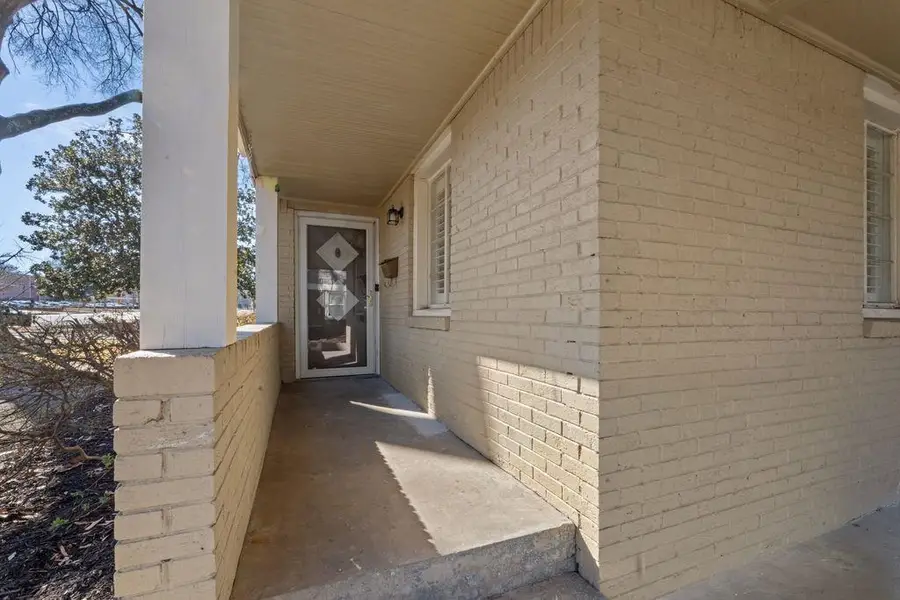 1027 COLONIAL RD, Memphis, TN 38117 - #3