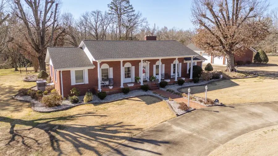 359 COBBLESTONE DR, Savannah, TN 38372 - #2