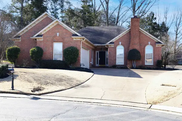 1819 W PHEASANT ACRES LN, Memphis, TN 38016