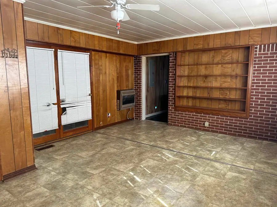 105 HAYS ST, Savannah, TN 38372 - #2