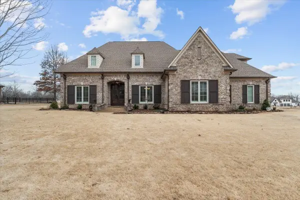 689 FAIRWAY DR, Covington, TN 38019