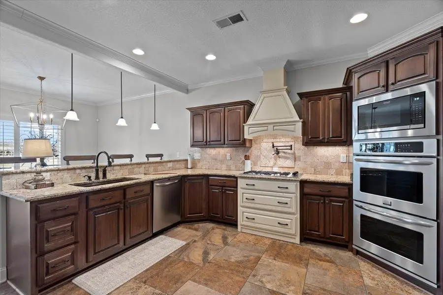 689 FAIRWAY DR, Covington, TN 38019 - #3