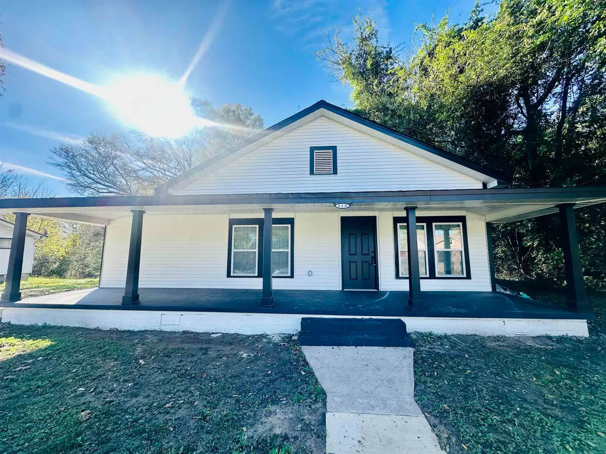 410 E SYCAMORE ST, Bolivar, TN 38008-2110 - #1