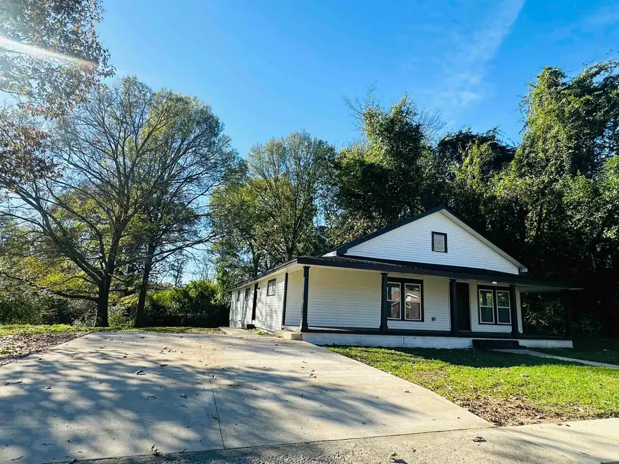 410 E SYCAMORE ST, Bolivar, TN 38008-2110 - #3