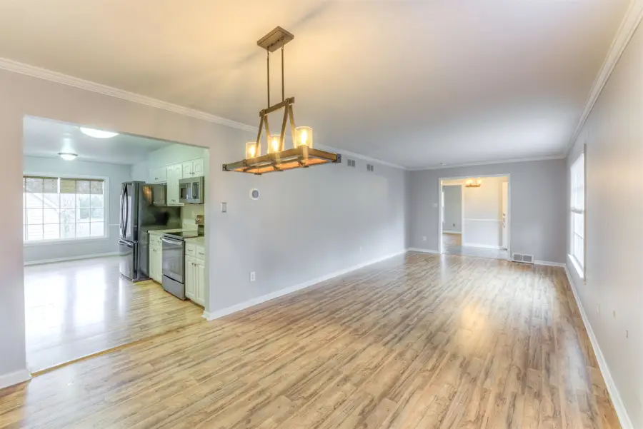 2110 WOODSIDE DR, Germantown, TN 38138 - #3