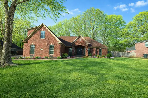 6172 MAGGIE OAKS DR, Bartlett, TN 38135