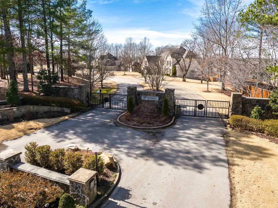 3930 S POTTER WOODS CV, Lakeland, TN 38002 - #2