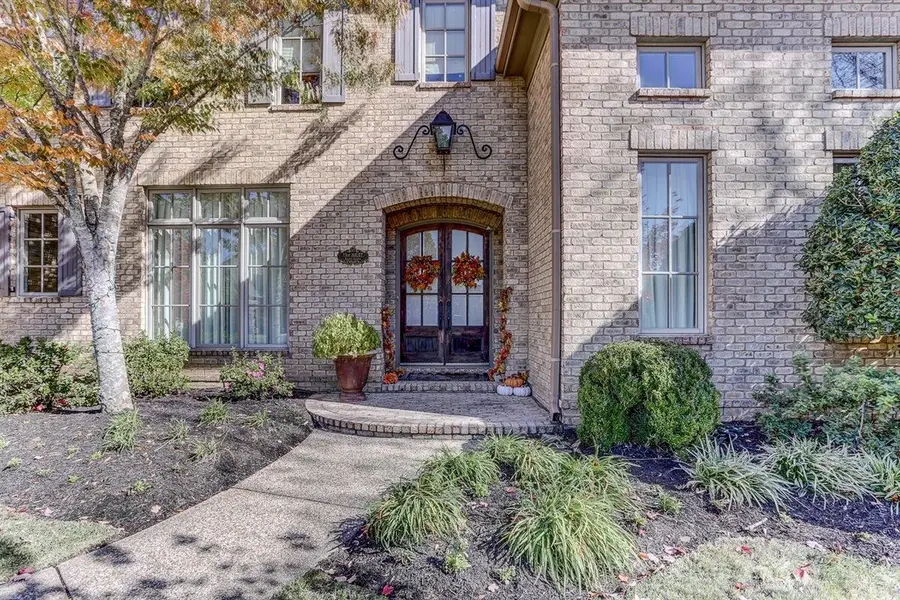 9258 ENCLAVE GREEN LN E, Germantown, TN 38139 - #2