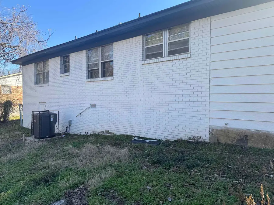 36 W EMORY RD W, Memphis, TN 38109 - #2