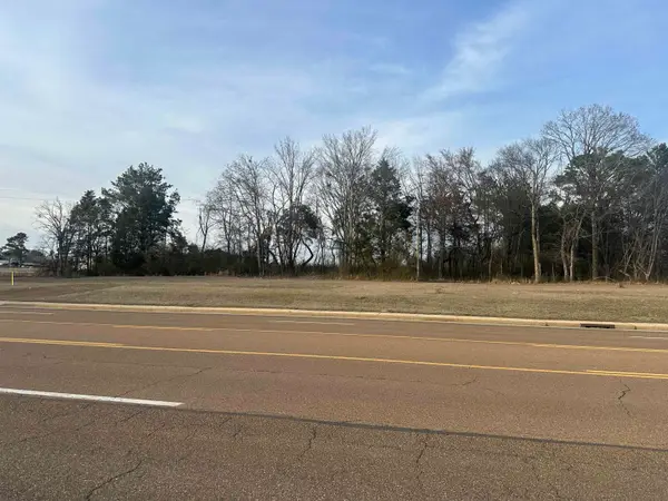 654 MAIN ST E, Adamsville, TN 38310