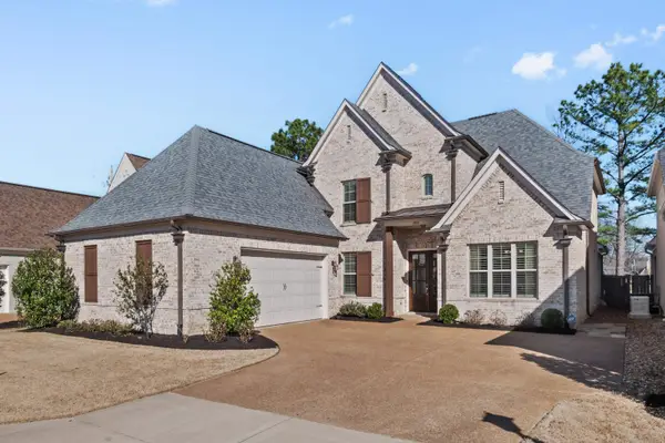 202 CHADWICK WOODS LN, Collierville, TN 38017